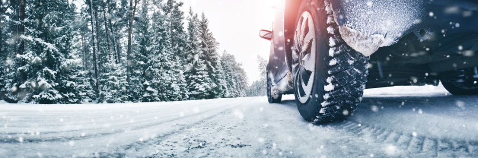 image voiture sur neige