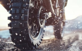 pneu moto hiver