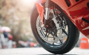 gamme pneus moto pirelli