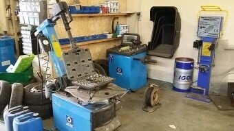 GARAGE SANIAL