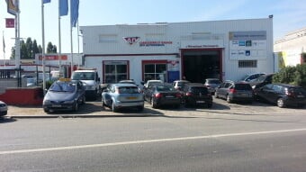 APV AUTOMOBILES