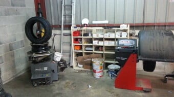 GARAGE AUTO LEADER