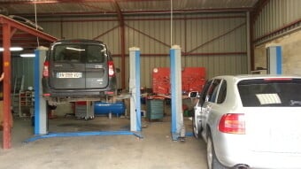 GARAGE AUTO LEADER
