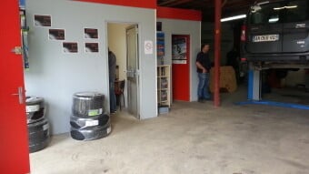 GARAGE AUTO LEADER