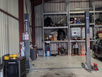 CLEANING TRUCKS AUTO