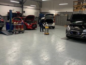 GARAGE GROSS