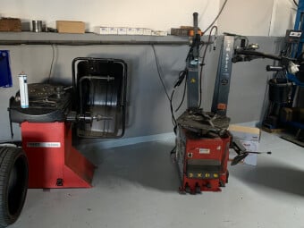 GARAGE GROSS