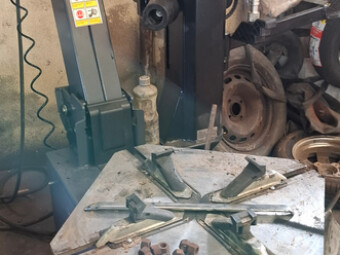 GARAGE TESTU
