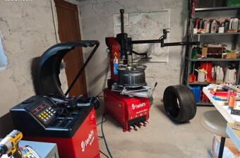 AC MOTORS
