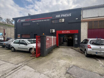SAS 921 GARAGE FIRST STOP