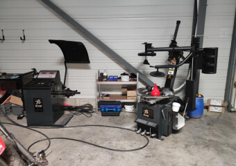 AUTO SERVICES