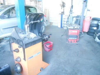 SERVICE GARAGE AUTO 2000