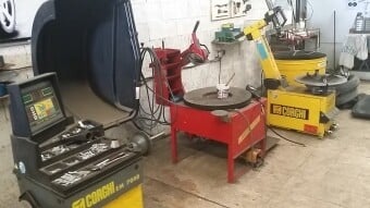 GARAGE PNEU 30