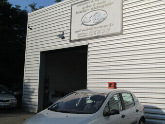 MIL  AUTO
