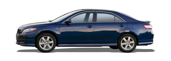 TOYOTA CAMRY A trois volumes